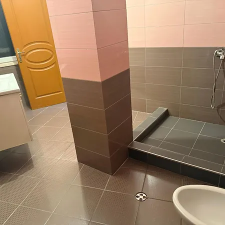 Aprtment Urbannest شقة *