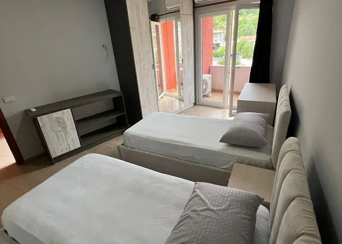 Aprtment Urbannest شقة تيرانا